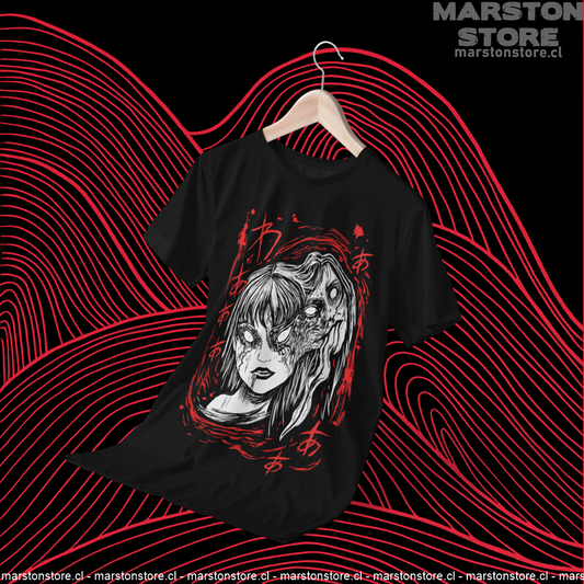 Polera negra de Junji Ito con Tomie