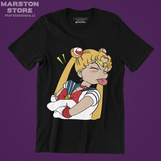 Polera negra de Sailor Moon con diseño anime