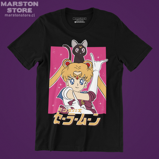 Polera negra de Sailor Moon con diseño anime