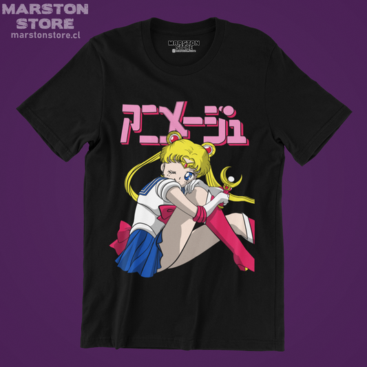 Polera negra de Sailor Moon con diseño anime