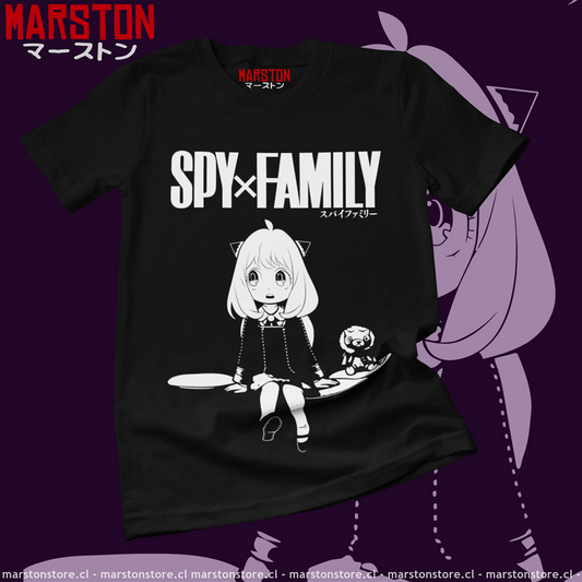 Polera negra de Spy × Family con Anya Forger