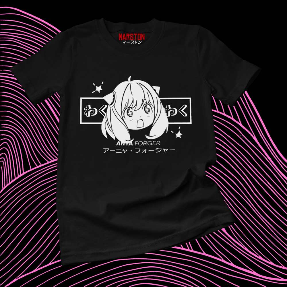 Polera negra de Spy x Family con Anya Forger