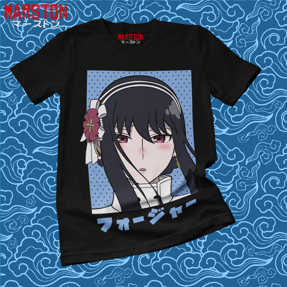 Polera negra de Spy x Family con Yor Forger