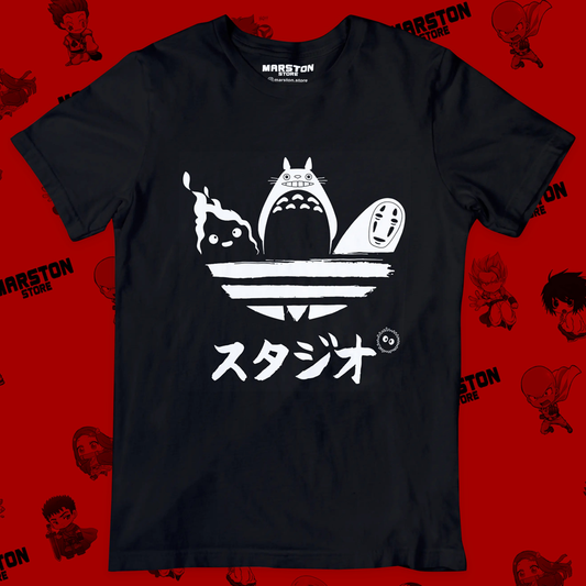 Polera negra de Studio Ghibli con diseño anime