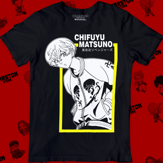 Polera negra de Tokyo Revengers con Chifuyu Matsuno