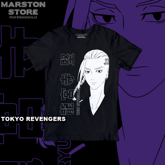 Polera negra de Tokyo Revengers con Ken Ryuguji (Draken)