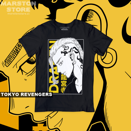 Polera negra de Tokyo Revengers con Ken Ryuguji (Draken)