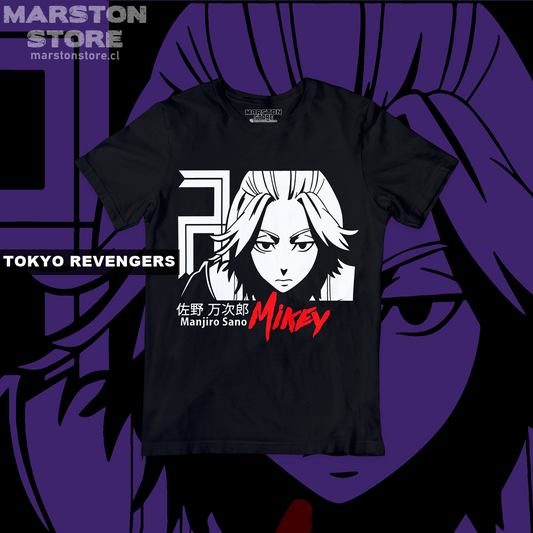 Polera negra de Tokyo Revengers con Manjiro Sano (Mikey)