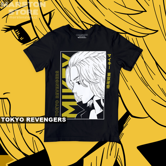 Polera negra de Tokyo Revengers con Manjiro Sano (Mikey)