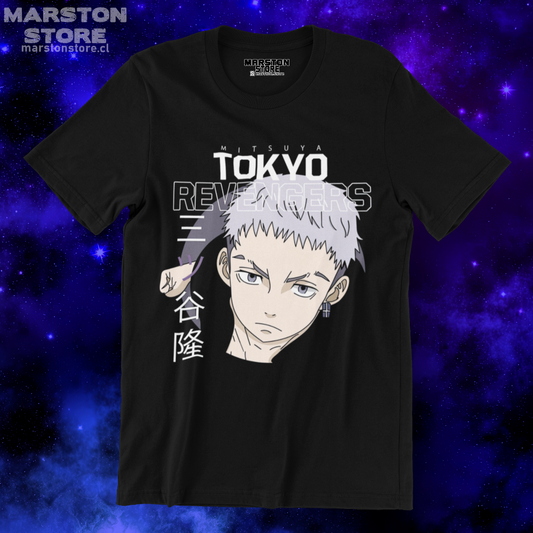 Polera negra de Tokyo Revengers con Takashi Mitsuya