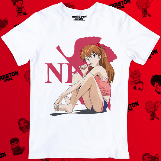 Polera blanca Neon Genesis Evangelion con diseño de Asuka Langley Soryu