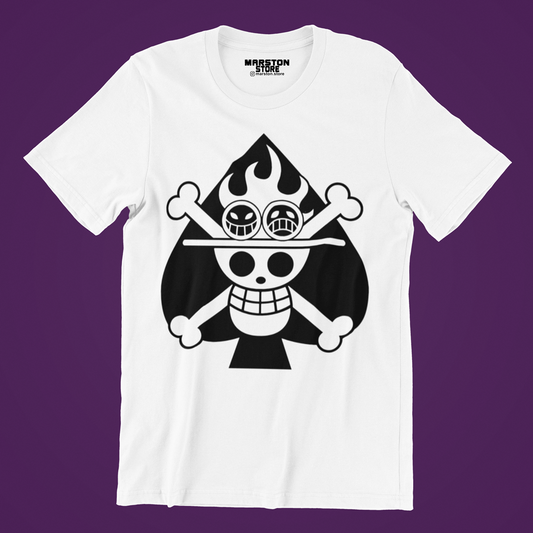 Polera blanca One Piece con diseño inspirado en el anime