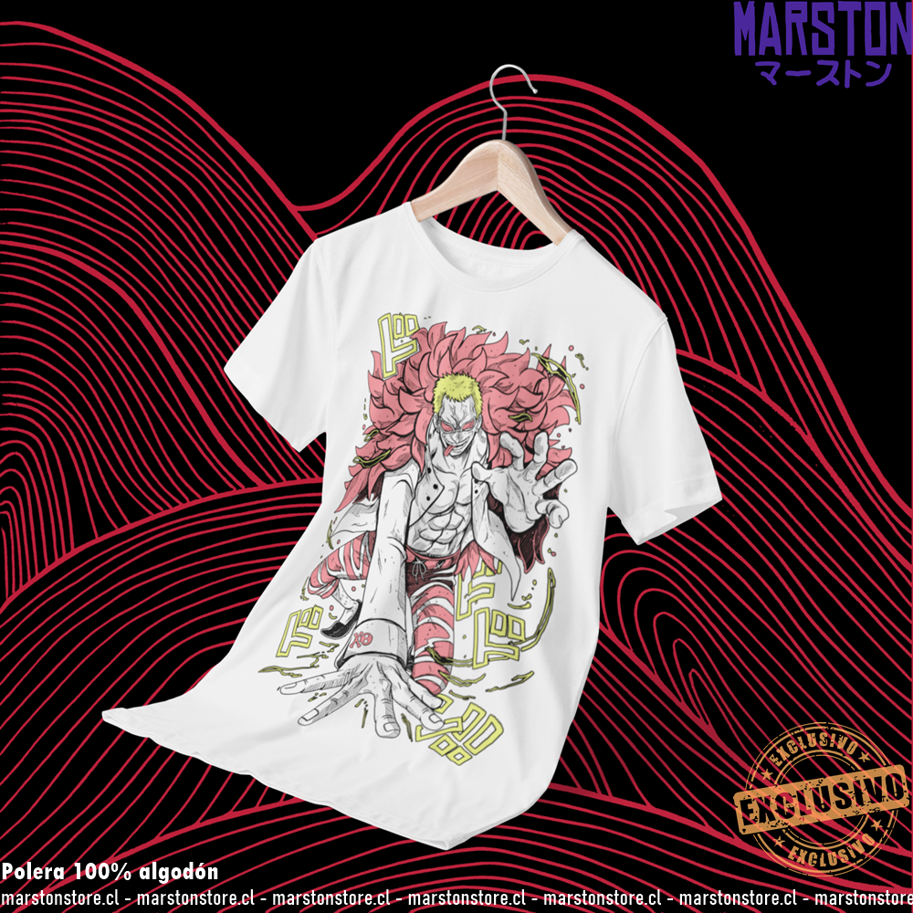 Polera blanca One Piece con diseño de Donquixote Doflamingo