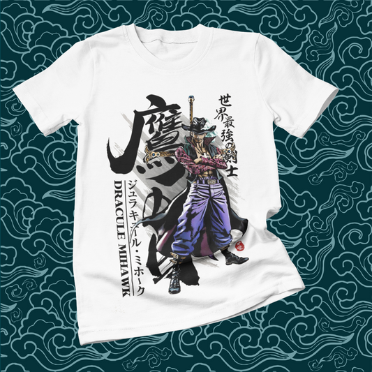 Polera blanca One Piece con diseño de Dracule Mihawk