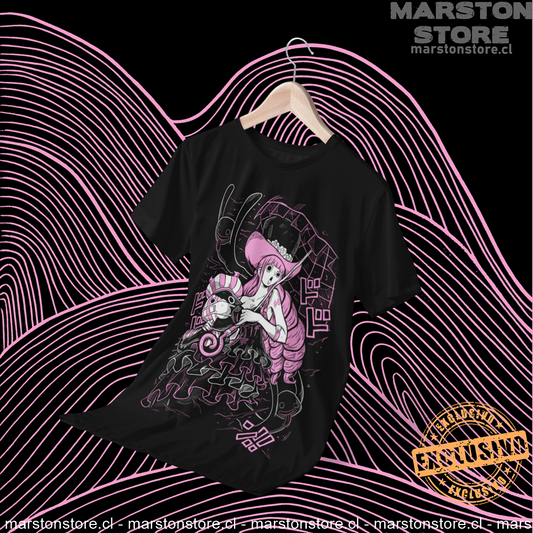 Polera negra One Piece con diseño de Perona