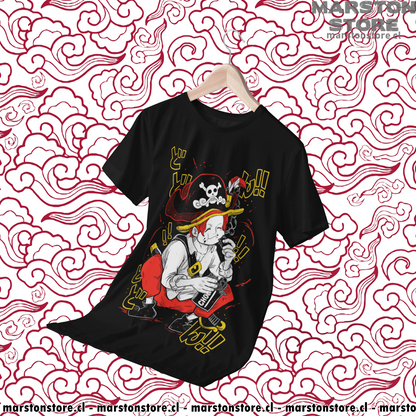 Polera negra One Piece con diseño de Shanks