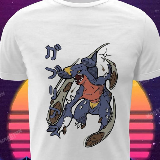 Polera blanca de Pokémon con diseño de Garchomp