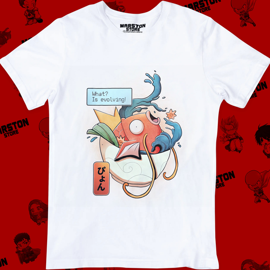 Polera blanca de Pokémon con diseño de Magikarp