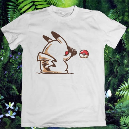 Polera blanca de Pokémon con diseño de Pikachu