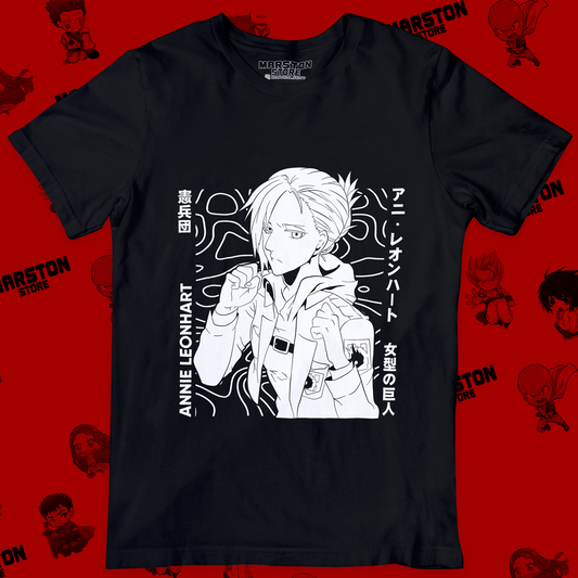 Polera negra Shingeki no Kyojin con diseño de Annie Leonhart