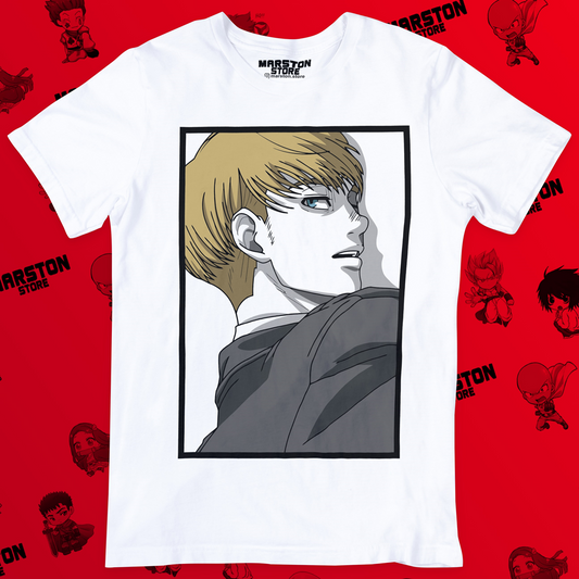 Polera blanca Shingeki no Kyojin con diseño de Armin Arlert