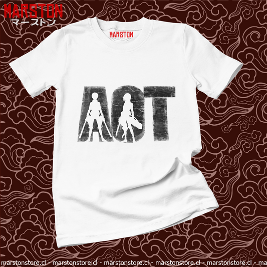 Polera blanca con diseño de Shingeki no Kyojin