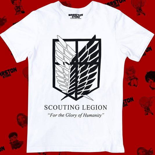 Polera blanca con diseño de Shingeki no Kyojin