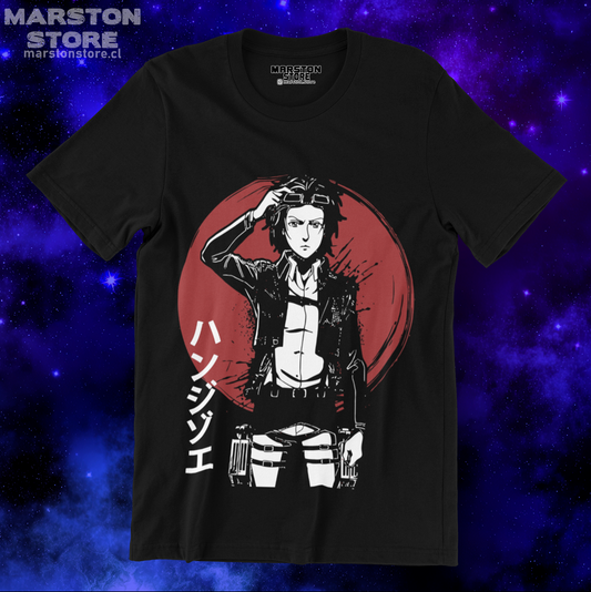 Polera negra Shingeki no Kyojin con diseño de Hange Zoë