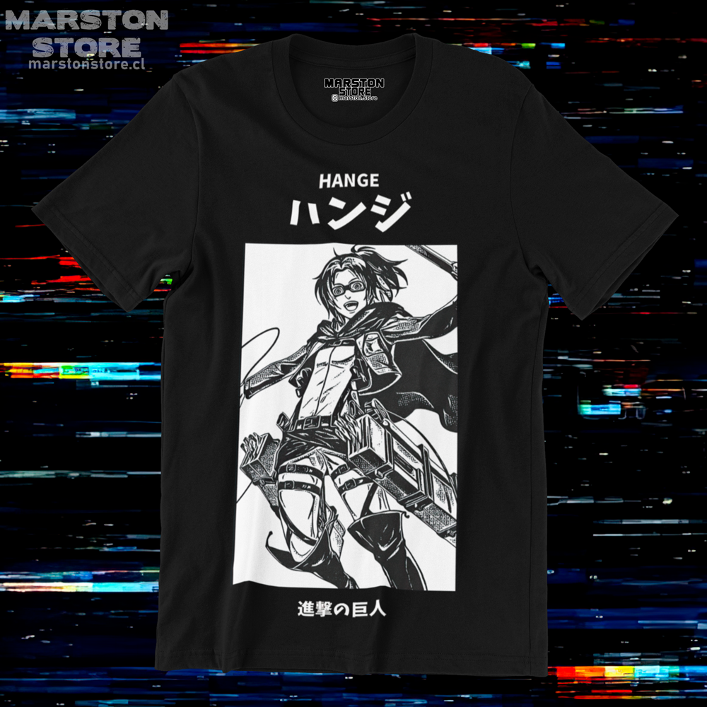 Polera negra Shingeki no Kyojin con diseño de Hange Zoë