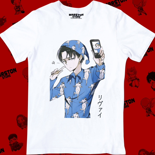 Polera blanca Shingeki no Kyojin con Levi Ackerman en pijama