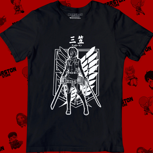 Polera negra Shingeki no Kyojin con diseño de Mikasa Ackerman
