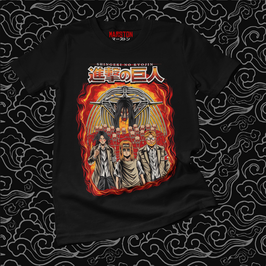 Polera negra con diseño de Shingeki no Kyojin