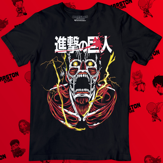 Polera negra con diseño de Shingeki no Kyojin