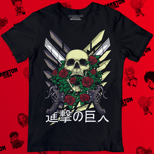 Polera negra con diseño de Shingeki no Kyojin