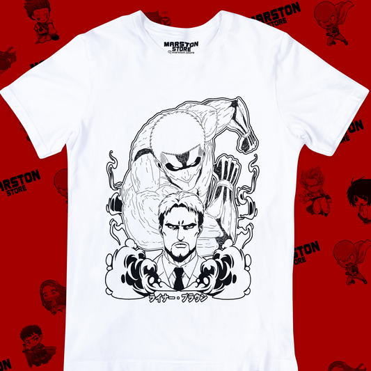 Polera blanca Shingeki no Kyojin con Reiner Braun y el Titán Acorazado