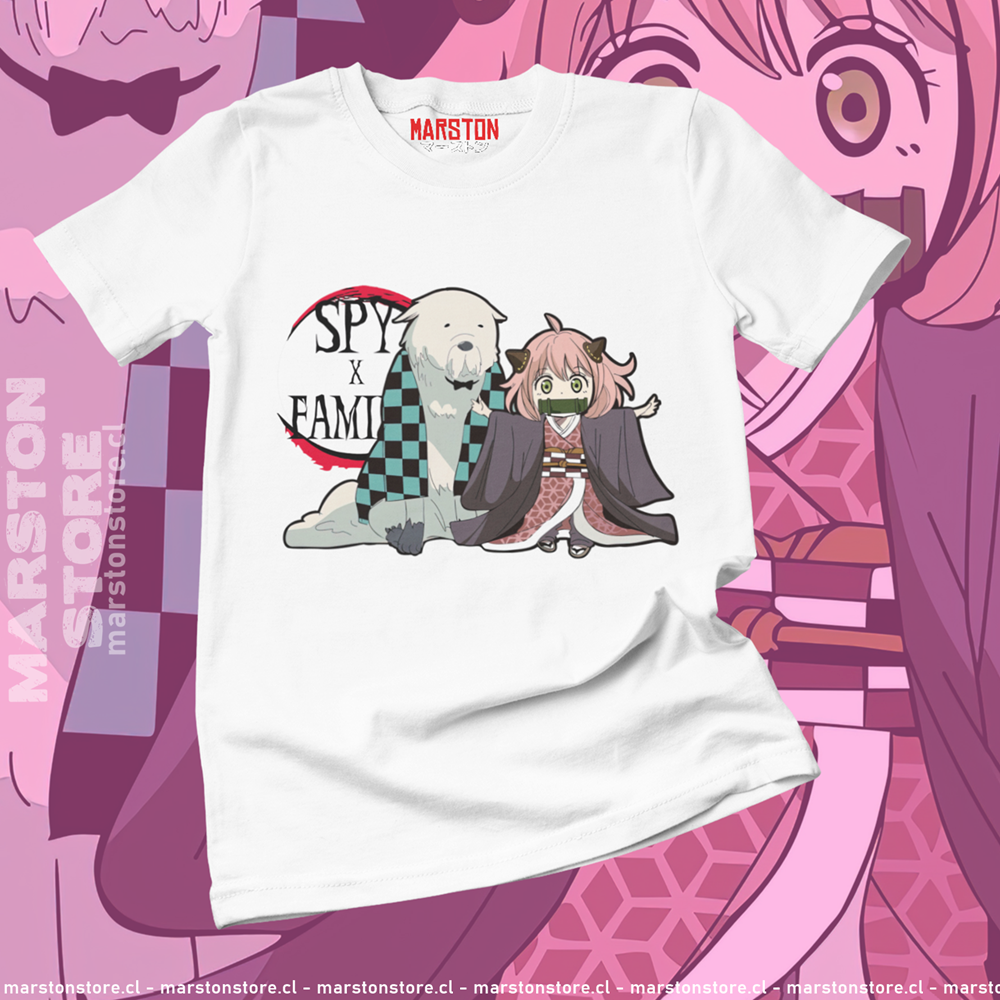 Polera blanca crossover Spy x Family y Kimetsu no Yaiba Demon Slayer con Anya y Bond