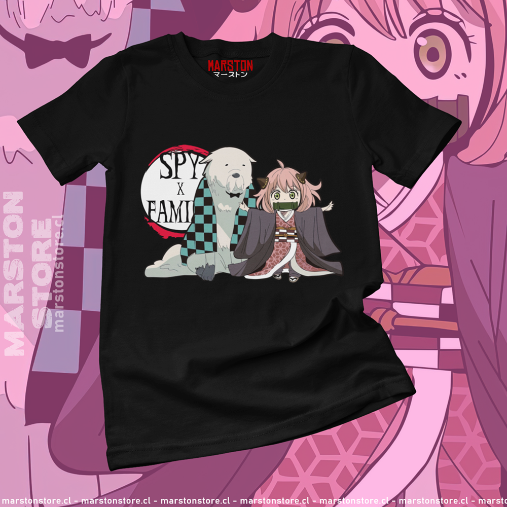 Polera negra crossover Spy x Family y Kimetsu no Yaiba Demon Slayer con Anya y Bond