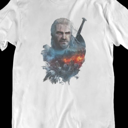 Polera blanca con diseño de The Witcher