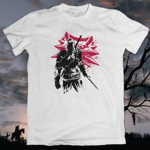 Polera blanca con diseño de The Witcher